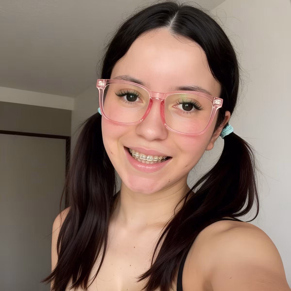 Abby (just turned 18 🥺)